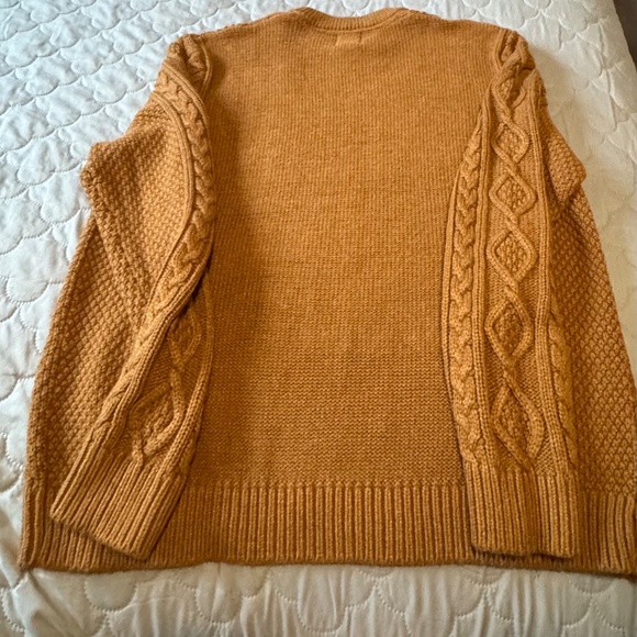 H&M Sweater - Picture 3 of 3